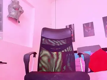 Stripchat Free Porn Cam of hilary_banks1