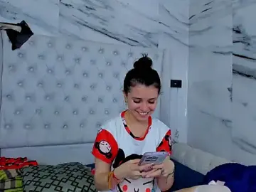 Stripchat Free Porn Cam of Ari_and_Storm