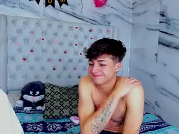 Stripchat Sex Cam of Ari_and_Storm