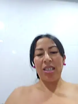 Stripchat Live Sex Cam of JustSamantha_