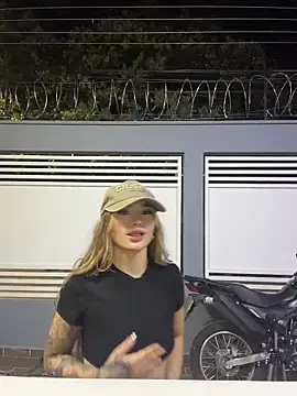 Stripchat Free Porn Cam of Arianavillada