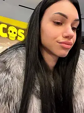 Stripchat Free Live Porn of ilariea_girl