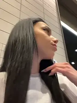 Stripchat Watch Live Sex Cams of ilariea_girl