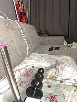 Stripchat Live Sex Cam of Lola_Hale