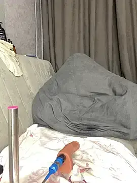 Stripchat Live Sex Cam of Lola_Hale