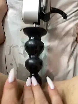 Stripchat Sex Cam of Lola_Hale