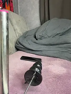 Stripchat Free Porn Cam of Lola_Hale