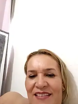 Stripchat Live Porn of charlotte_milf30