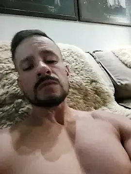 Stripchat Sex Cam of juniortche1313