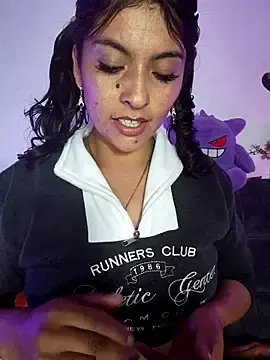 Stripchat Free Live Porn of Fox_Roxxan