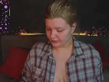 Stripchat Live Sex Cam of Michele_Greenn