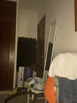 Stripchat Adult Webcam of poliakovxx