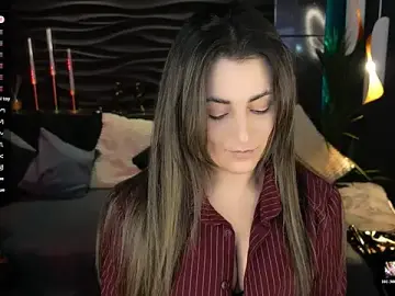 Stripchat Adult Webcam of KylieMellow