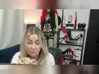 Xlovecam Adult Video Chat of StarCrystal