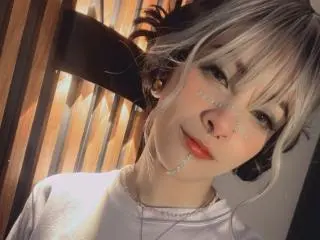 Xlovecam Free Live Porn of LaurenEvie69