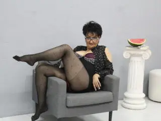 Xlovecam Sex Chat of SondraRiddle