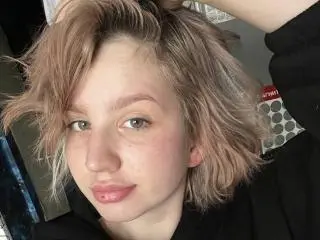 Xlovecam Watch Live Sex Cams of ChereServais