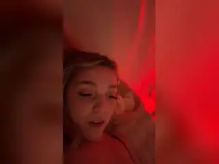 Xlovecam Live Sex Cam of SugarrX