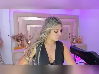 Xlovecam Live Sex Cam of SashaPolet