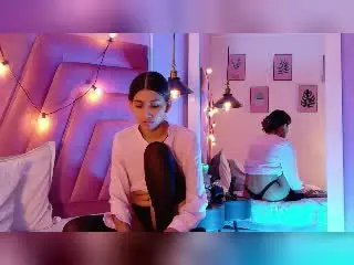 Xlovecam Sex Chat of HottieEmily