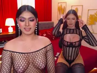 Xlovecam Free Live Porn of CarieEmilyGadot