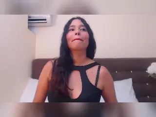 Xlovecam Live Sex of MiaEverhart