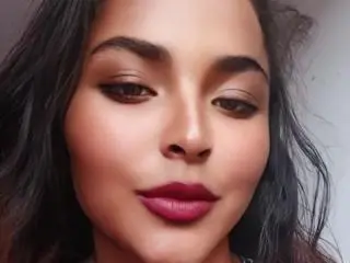 Xlovecam Adult Webcam of BellaChaudAmour