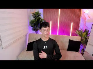 Xlovecam Adult Webcam of PatrickHolland