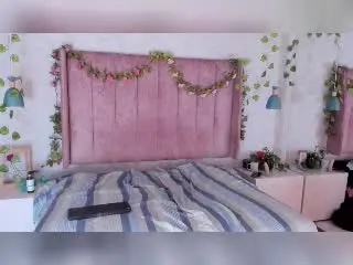 Xlovecam Sex Cam of LilyDickenson
