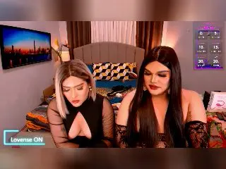 Xlovecam Adult Webcams of InsatiableQueensX