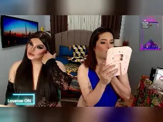 Xlovecam Sex Chat of InsatiableQueensX