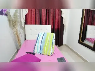 Xlovecam Live Porn of AshleyHunter