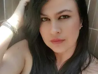 Xlovecam Nude Webcam of CarolinnaSaenz