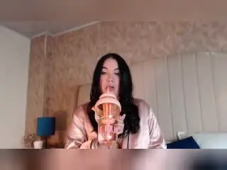Xlovecam Free Porn Cam of MiaDenver