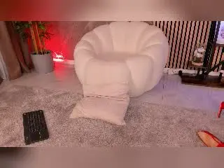 Xlovecam Nude Webcam of MillaSexyBoom