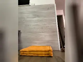 Xlovecam Sex Cam of OrianaLaFrancaise