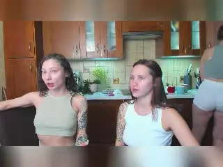 Xlovecam Adult Webcams of HotCaramelsTrio