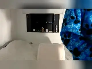 Xlovecam Private Sex Chat of EllieCherry