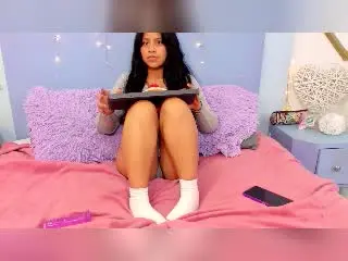 Xlovecam Live Sex Cam of NoemiEvas