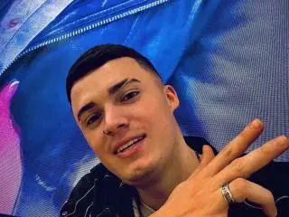 Xlovecam Nude Webcam of KenFerrer