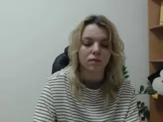 Xlovecam Private Sex Chat of Rosallia