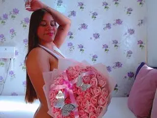 Xlovecam Watch Live Sex Cams of BelletinaXx