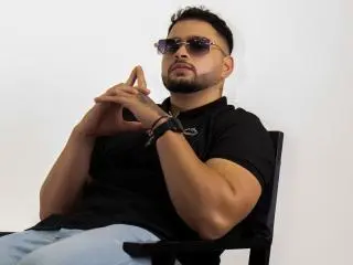 Xlovecam Sex Chat of AryanBrown