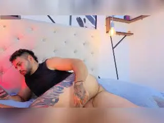 Xlovecam Adult Webcam of AryanBrown