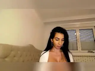Xlovecam Live Sex Cam of BrunetteBabe69