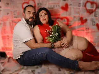 Xlovecam Live Sex Cam of SarahMat