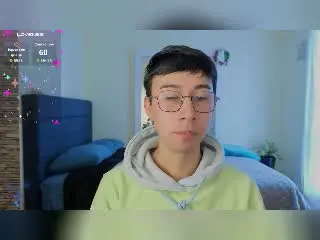 Xlovecam Live Porn of OliverHot69