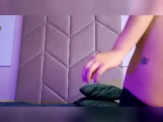 Xlovecam Adult Webcam of VelaskaJones