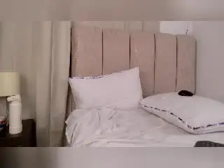 Xlovecam Live Sex Cam of SofiaMonseur