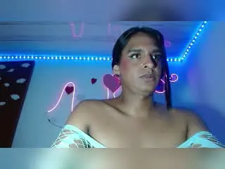 Xlovecam Adult Webcams of IdiiaLatina